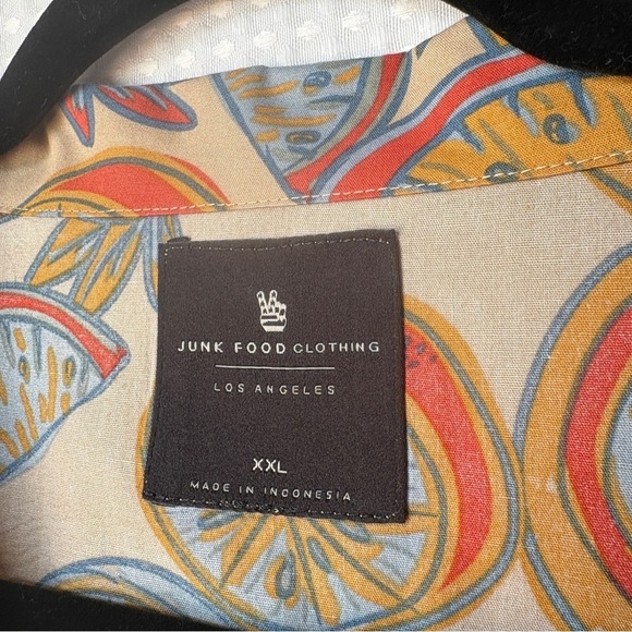 Junk Food Maxim Printed Brown Over Short Sleeve Printed Camp Button Down XXL - Picture 6 of 8